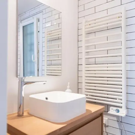 Charming Apt Near Belleville Apartment