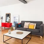 Charming Apt Near Belleville