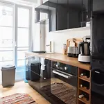 Charming Apt Near Belleville